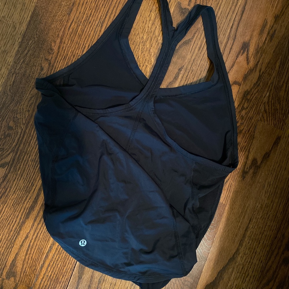 Black lululemon tank